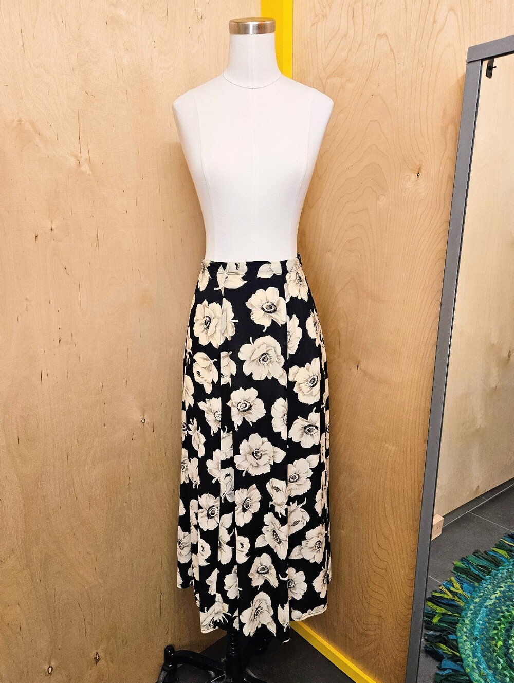 90s Express Black & White Floral Maxi Skirt